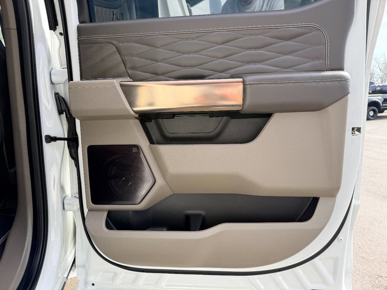 Used 2025 Ford F450 Platinum w/ Platinum Plus Package image 39