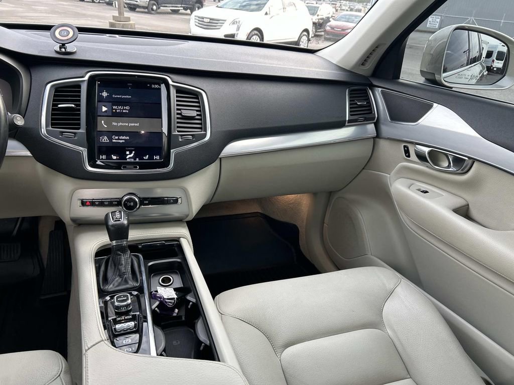 Used 2016 Volvo XC90 T6 Momentum image 18
