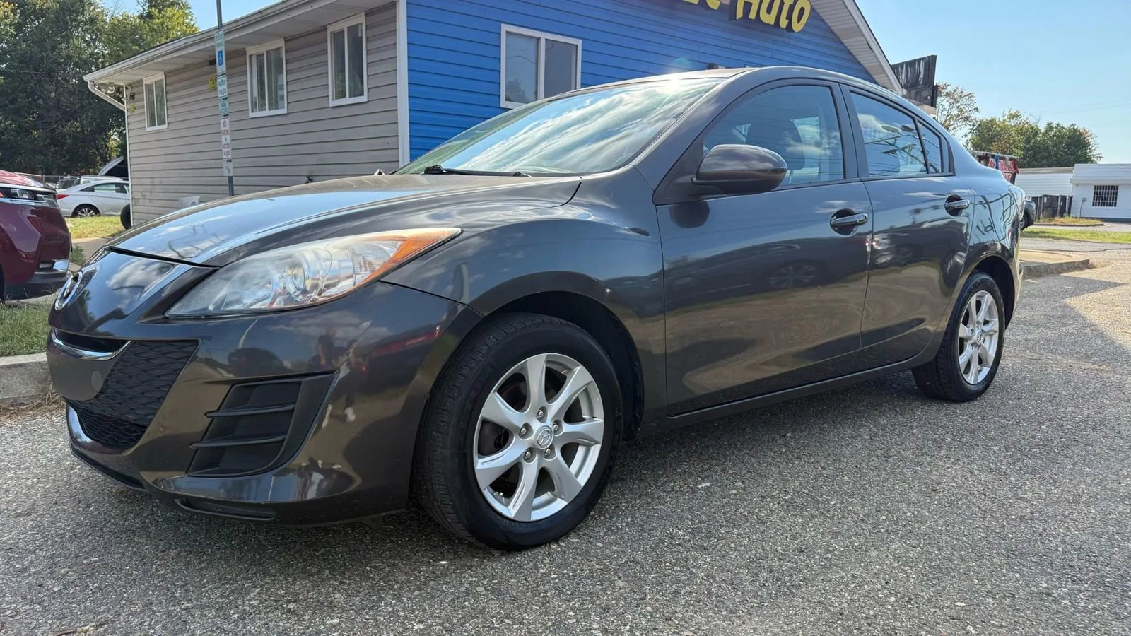Used 2010 MAZDA MAZDA3 i Touring image 2
