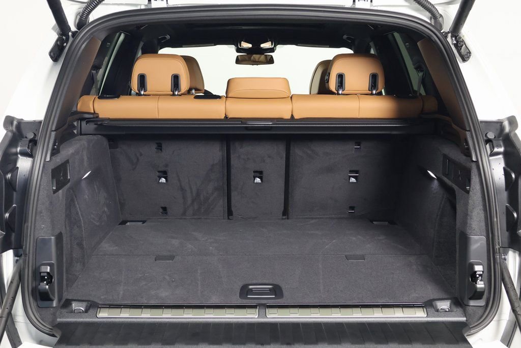 New 2026 BMW X5 xDrive50e w/ Climate Comfort Package image 8