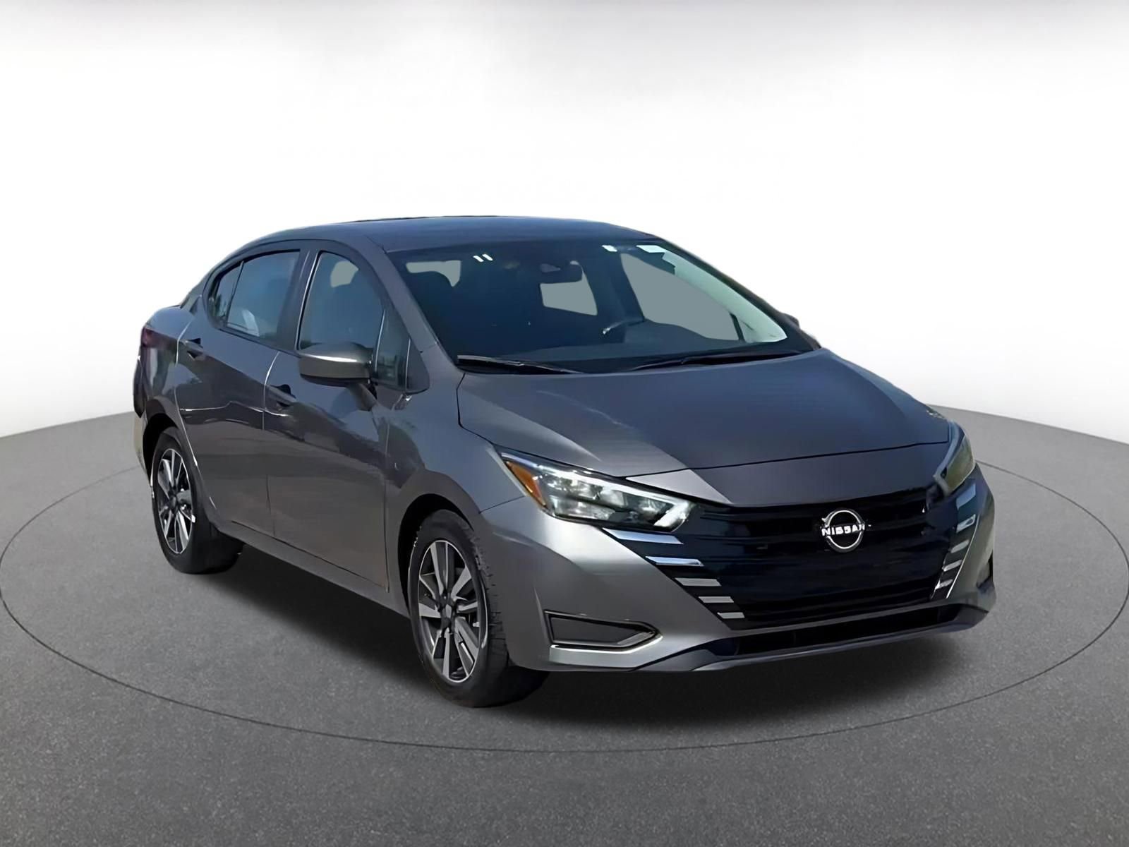 Used 2025 Nissan Versa SV FWD image 3