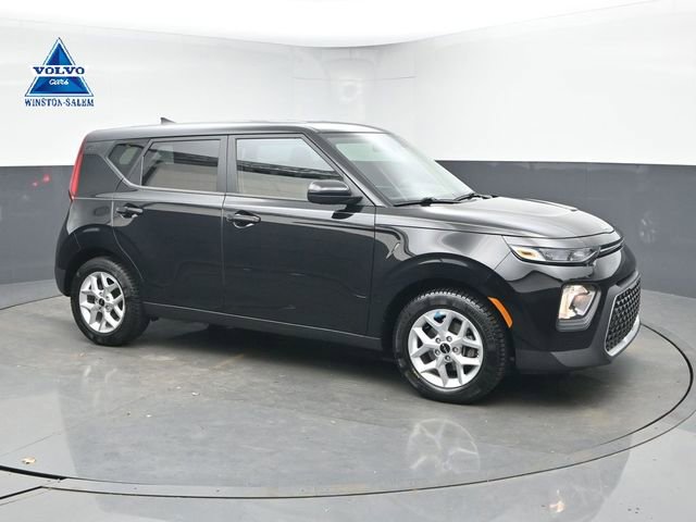 Used 2022 Kia Soul LX w/ Technology Package FWD image 1
