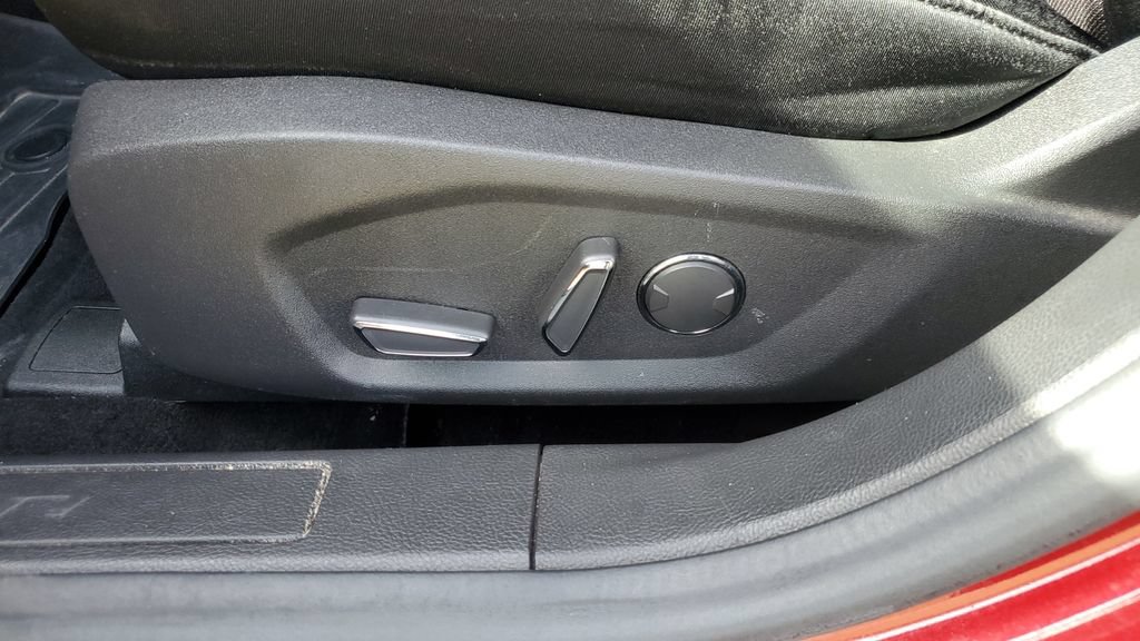 Used 2015 Ford Fusion SE FWD image 8