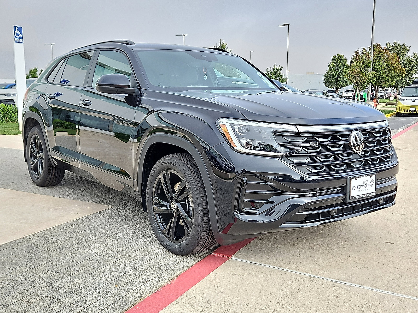 New 2026 Volkswagen Atlas Cross Sport SEL R-Line image 4