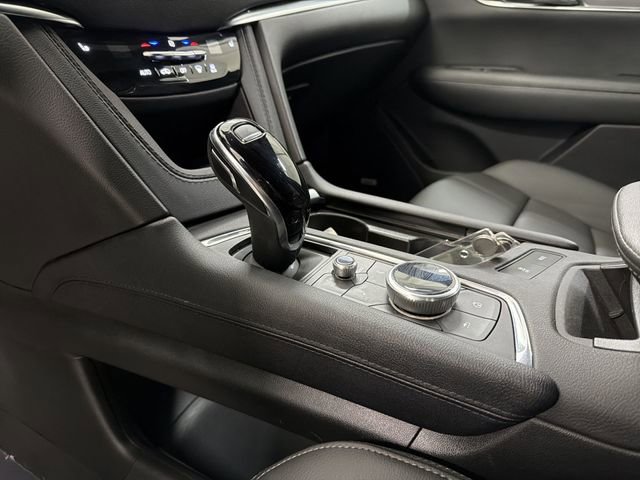 Certified 2024 Cadillac XT6 Luxury image 23