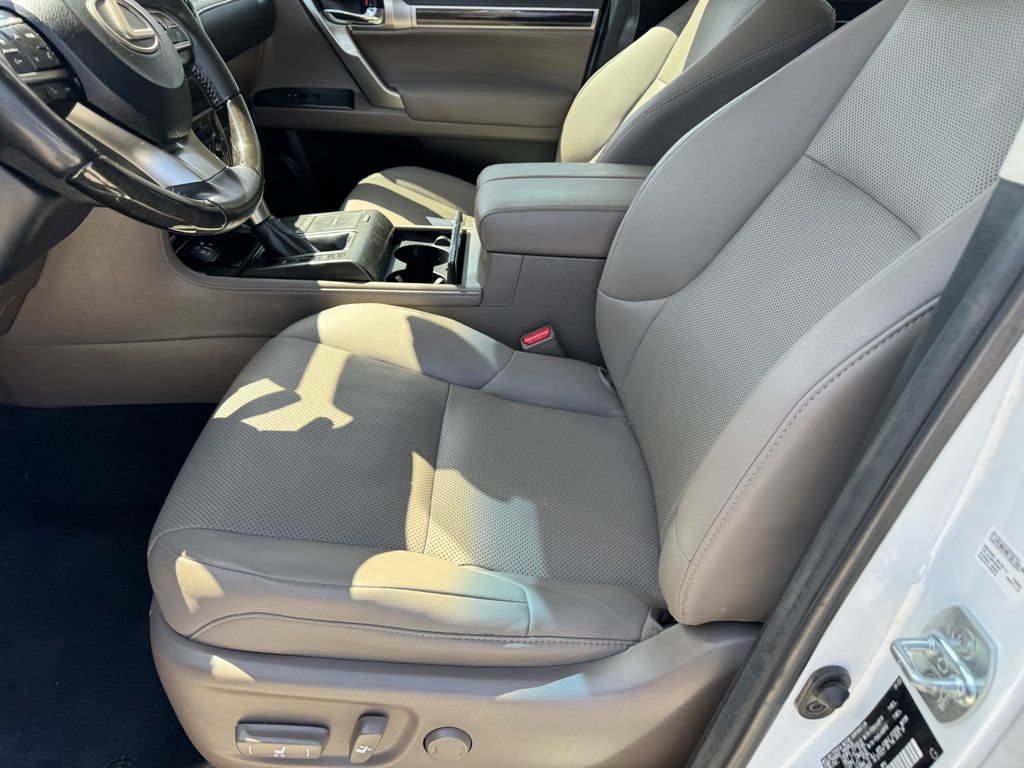 Used 2023 Lexus GX 460 Premium AWD/4WD image 16