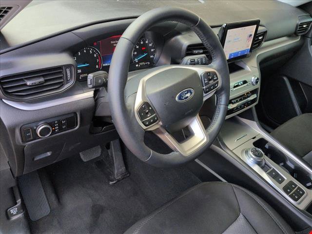 Used 2023 Ford Explorer XLT image 9