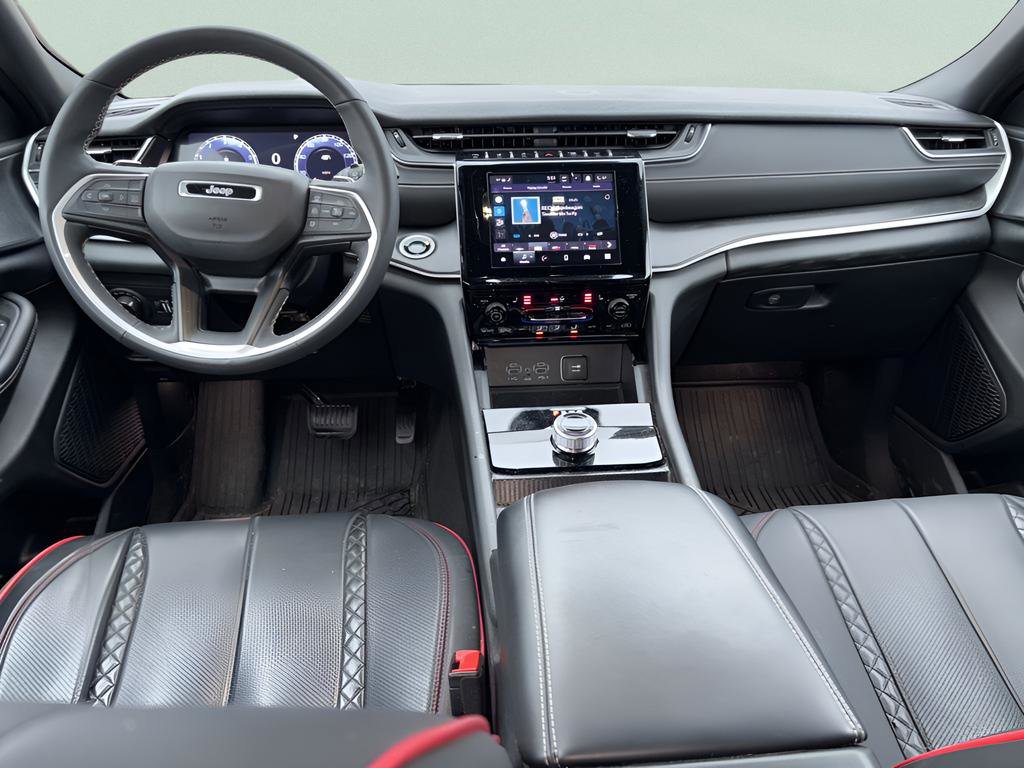 Used 2024 Jeep Grand Cherokee Laredo X w/ Luxury Tech Group I image 31