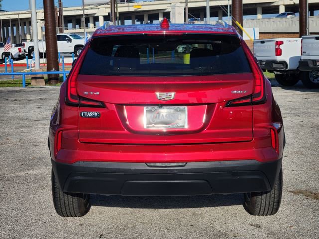 Used 2024 Cadillac XT4 Luxury w/ Cold Weather Package FWD image 6