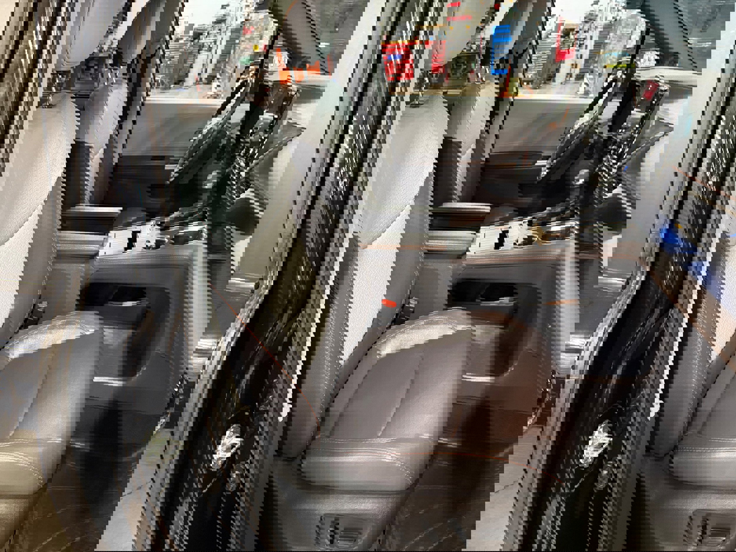 Used 2022 Toyota Sienna XSE w/ XSE Plus Package image 6