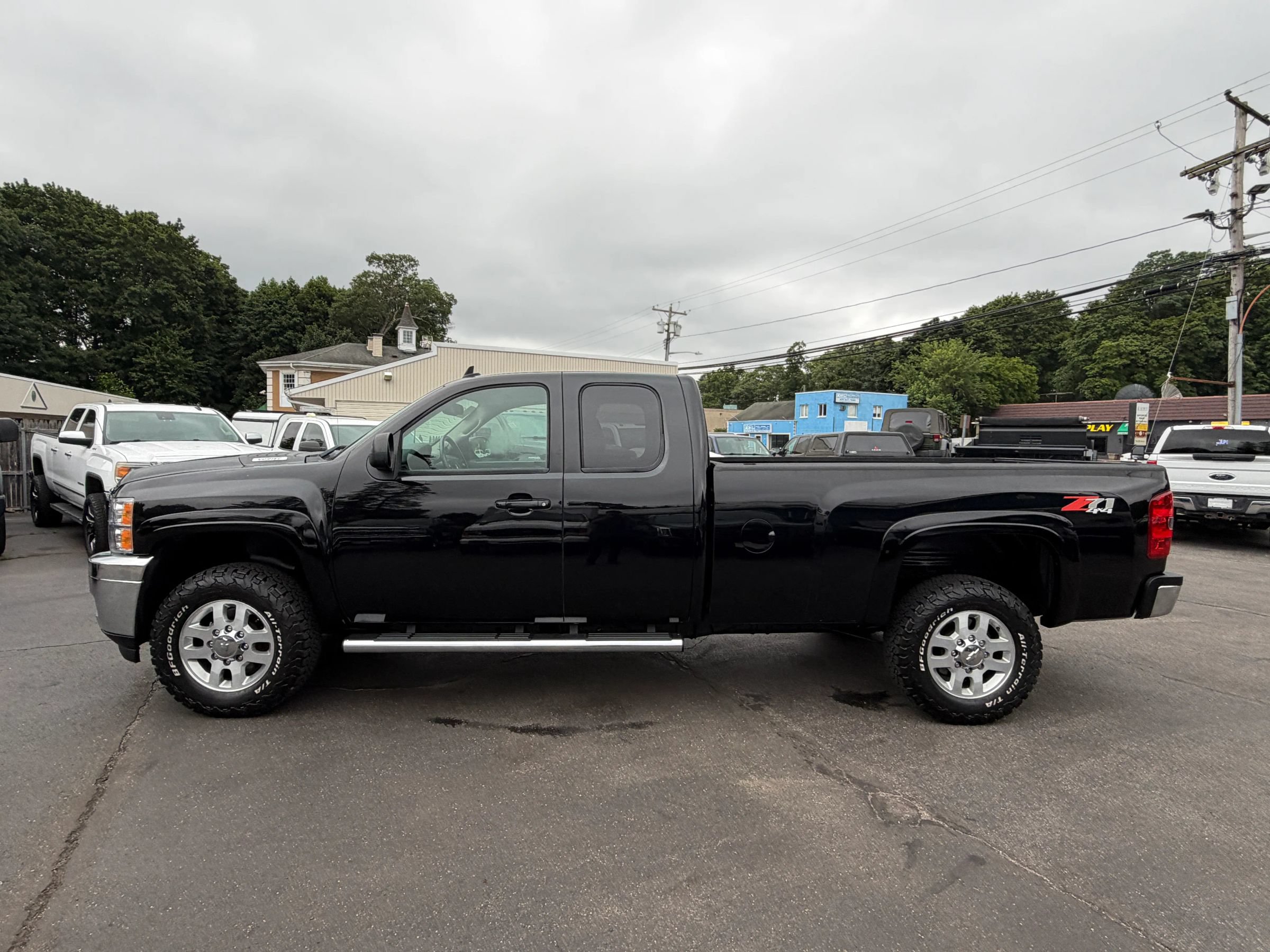Used 2013 Chevrolet Silverado 2500 LTZ w/ LTZ Plus Package AWD/4WD image 3