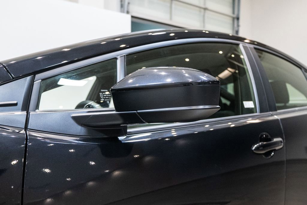 Used 2025 Toyota Prius LE image 12