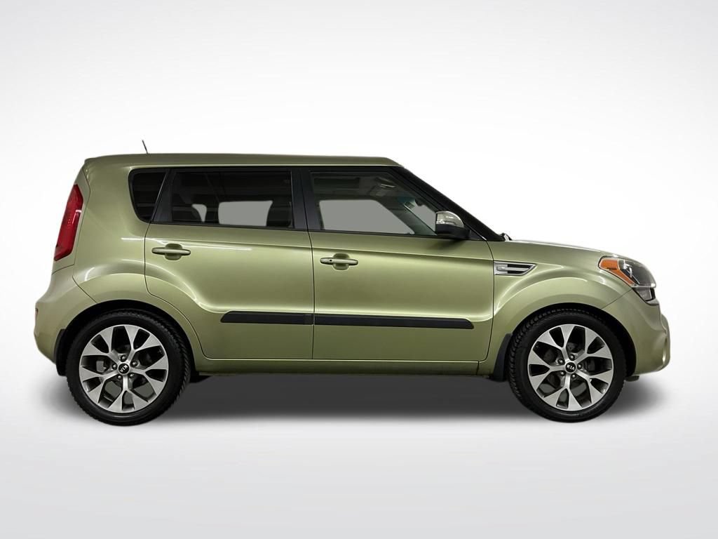 Used 2013 Kia Soul ! w/ Premium Pkg FWD image 27