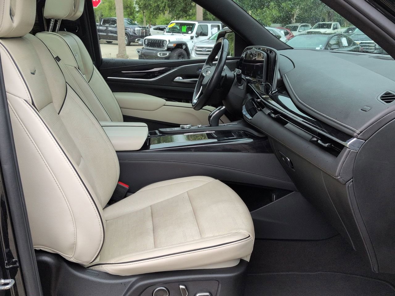 Used 2024 Cadillac Escalade Sport RWD image 26