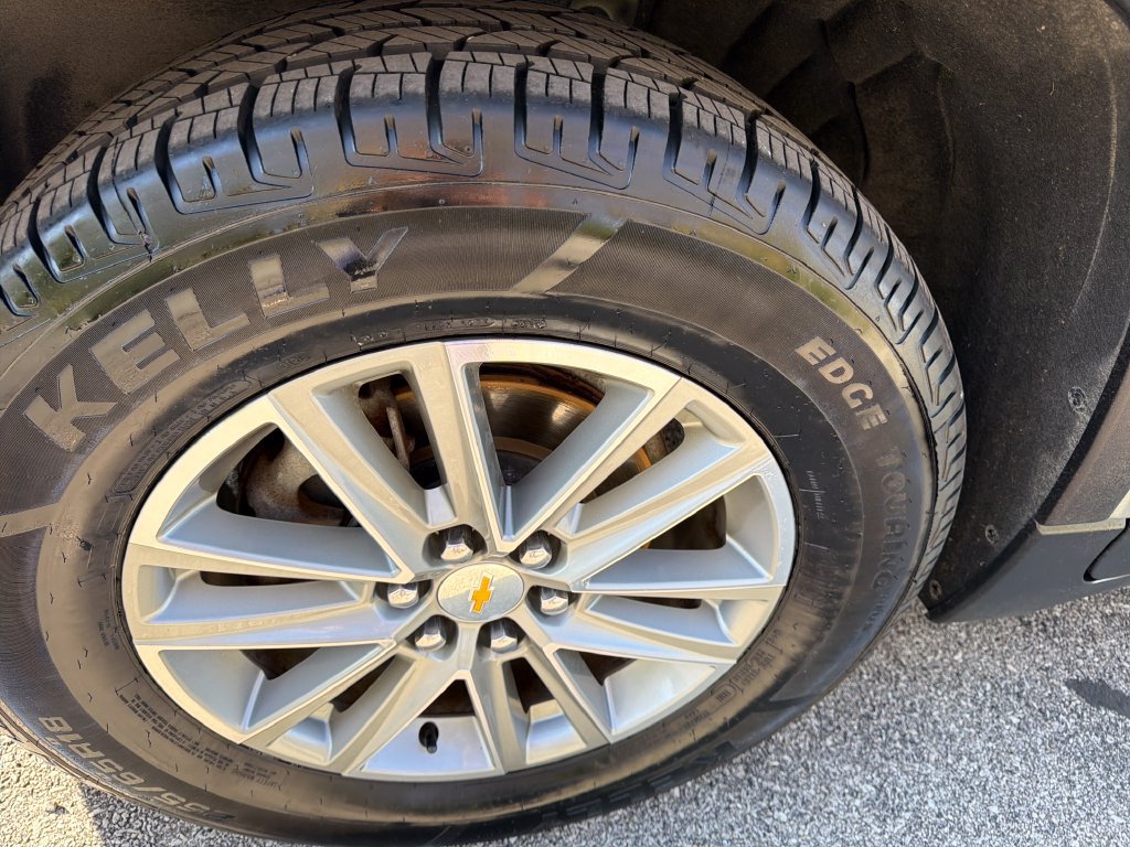 Used 2023 Chevrolet Traverse LT FWD image 30