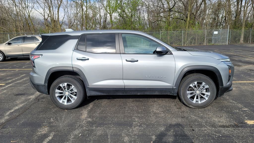 Used 2026 Chevrolet Equinox LT FWD image 7