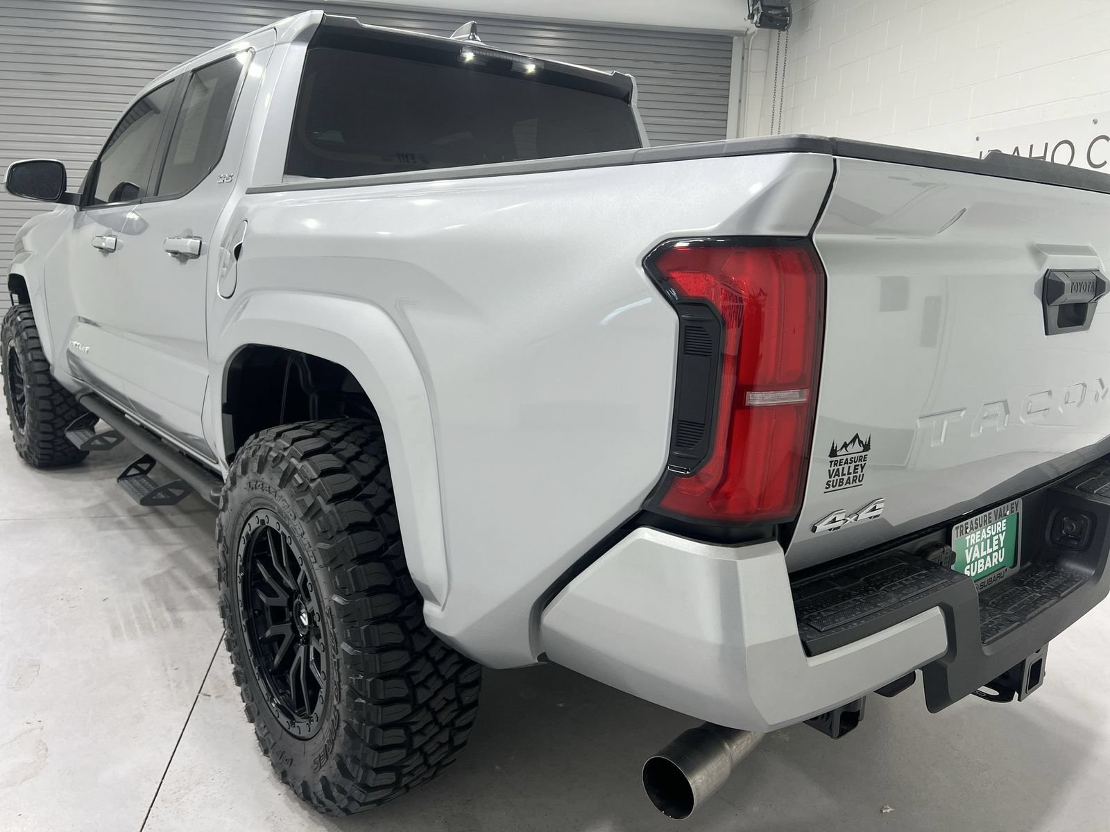 Used 2025 Toyota Tacoma SR5 AWD/4WD image 6
