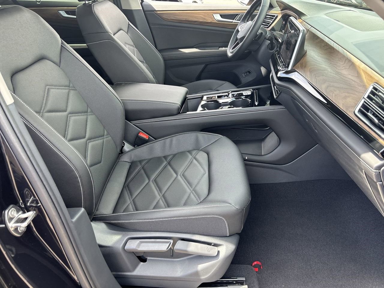 New 2026 Volkswagen Atlas SE image 8