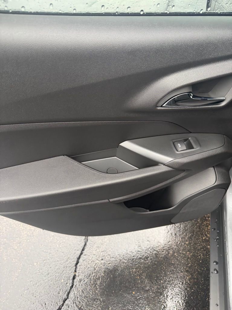 New 2026 Chevrolet Trax RS w/ Sunroof Package image 12