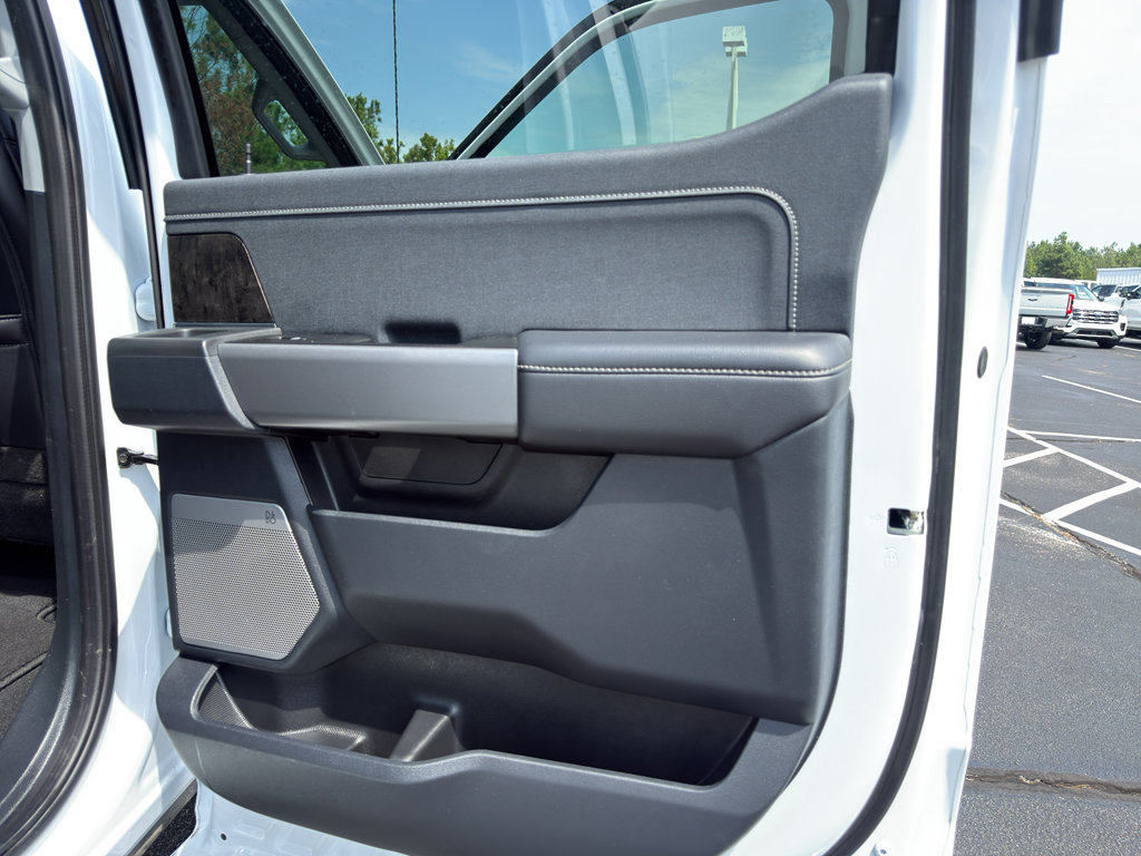 Certified 2025 Ford F250 Lariat AWD/4WD image 13