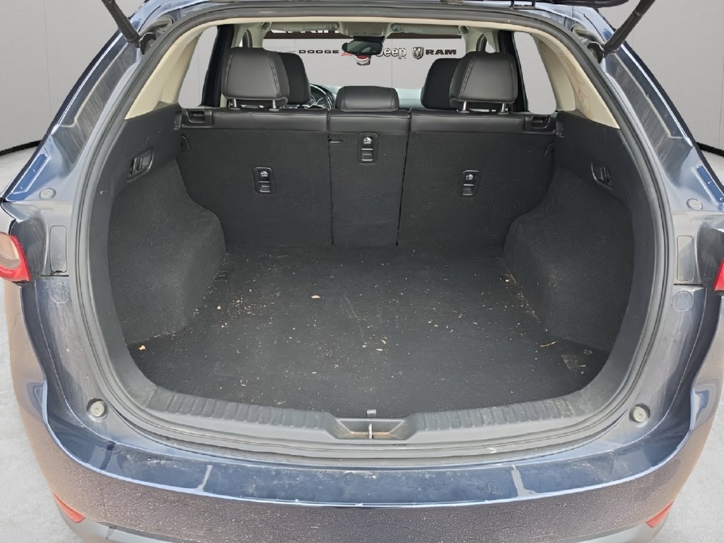 Used 2018 MAZDA CX-5 Touring w/ Preferred Equipment Package FWD image 12