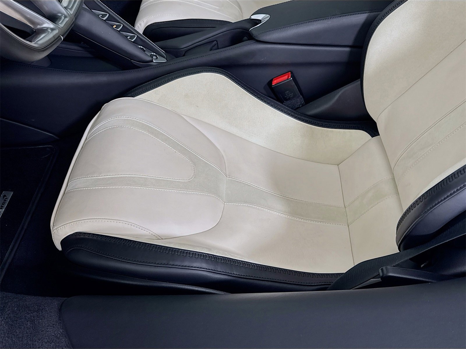 Used 2024 McLaren 750S image 18