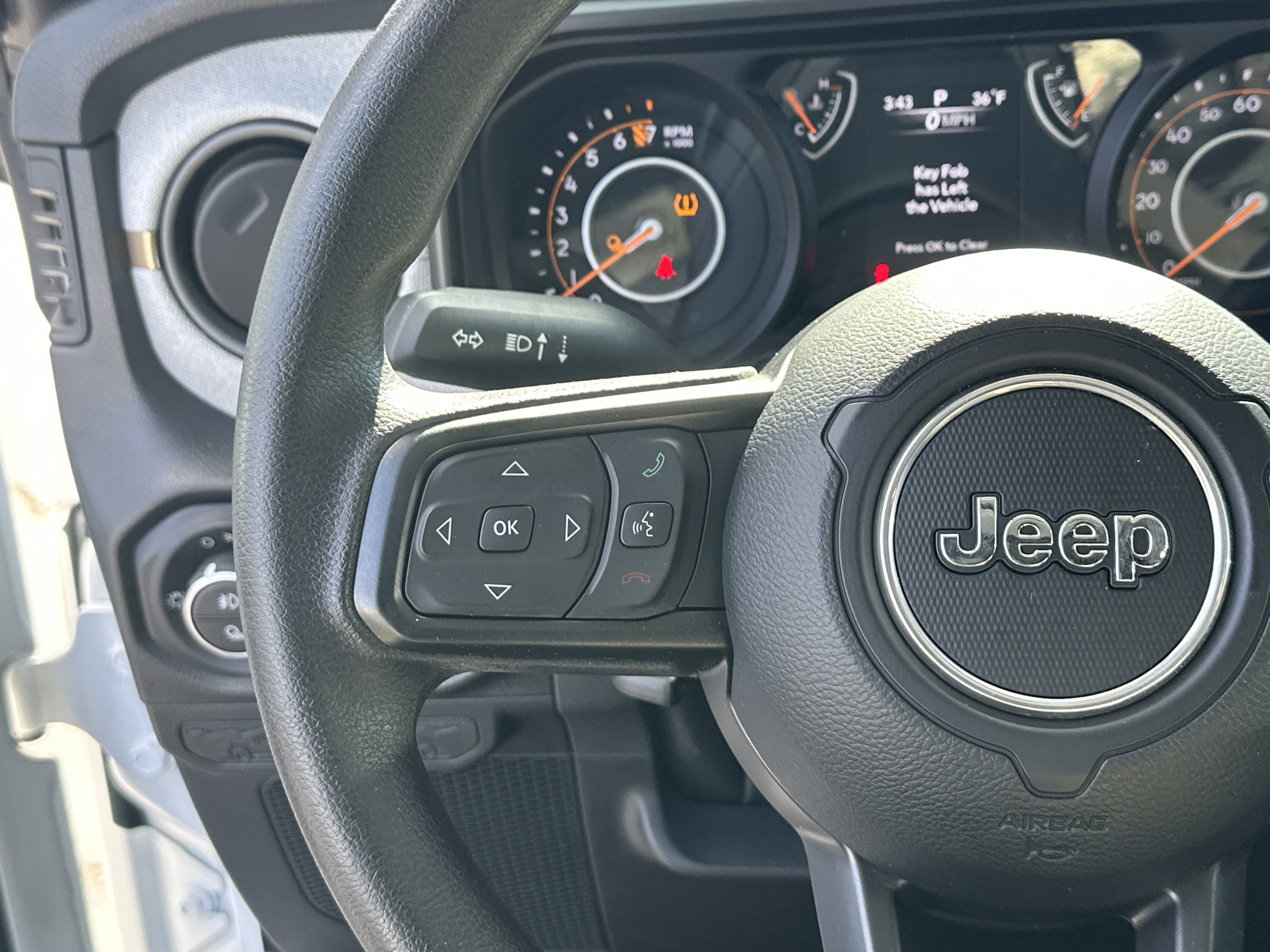 Used 2025 Jeep Gladiator Sport image 22