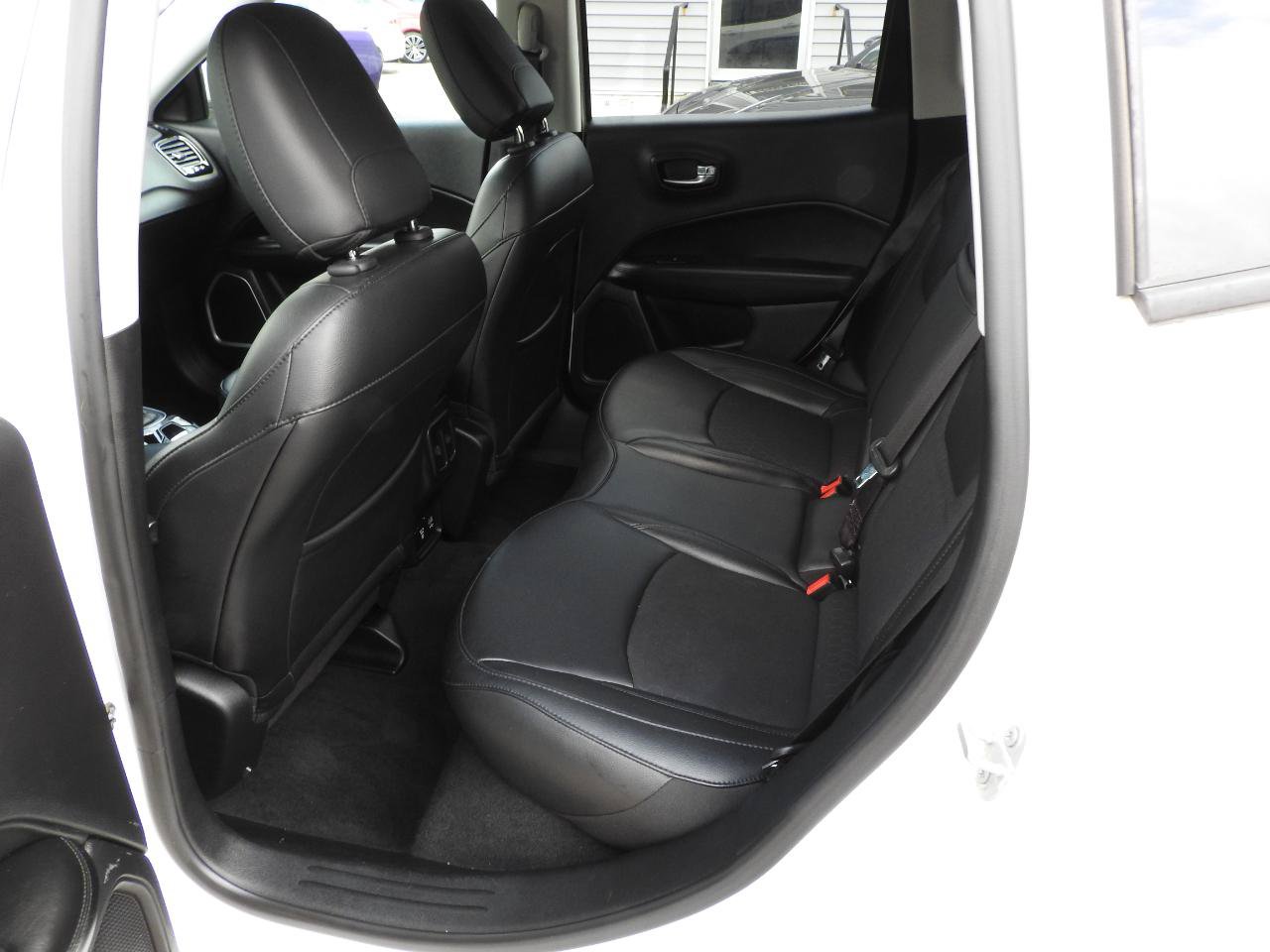 Used 2019 Jeep Compass Latitude AWD/4WD image 11