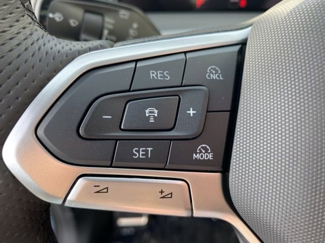 New 2026 Volkswagen Tiguan SE R-Line AWD/4WD image 29