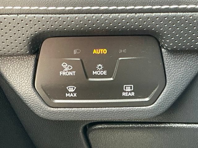 Certified 2024 Volkswagen Atlas Cross Sport SEL AWD/4WD image 34