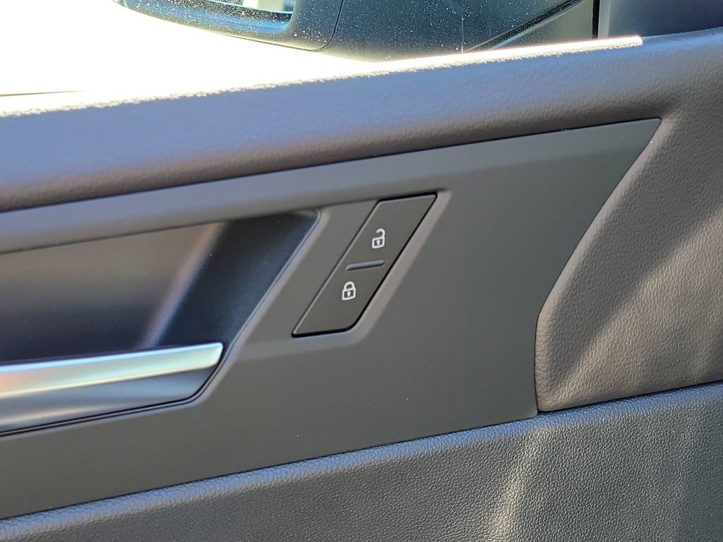 New 2026 Volkswagen Jetta SE FWD image 13