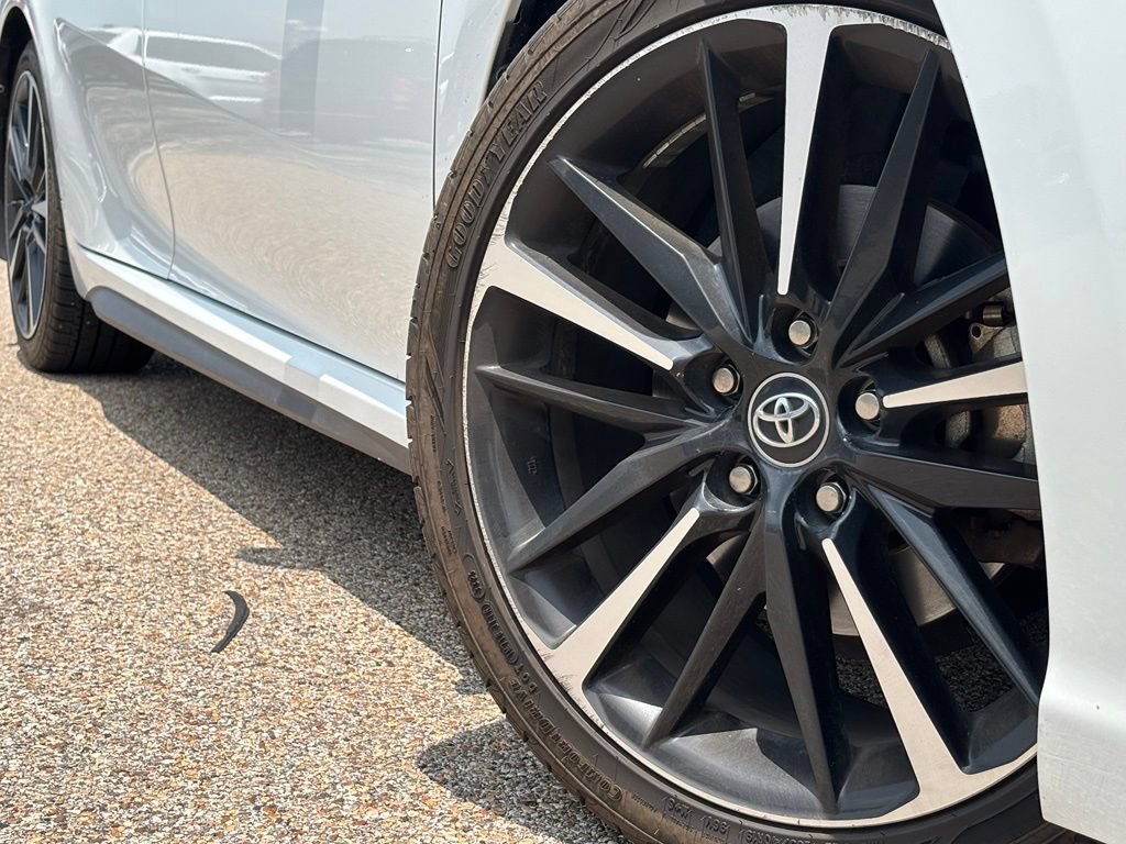 Used 2019 Toyota Camry XSE FWD image 2