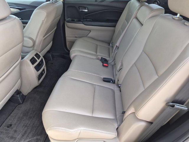 Used 2016 Honda Pilot Touring image 27