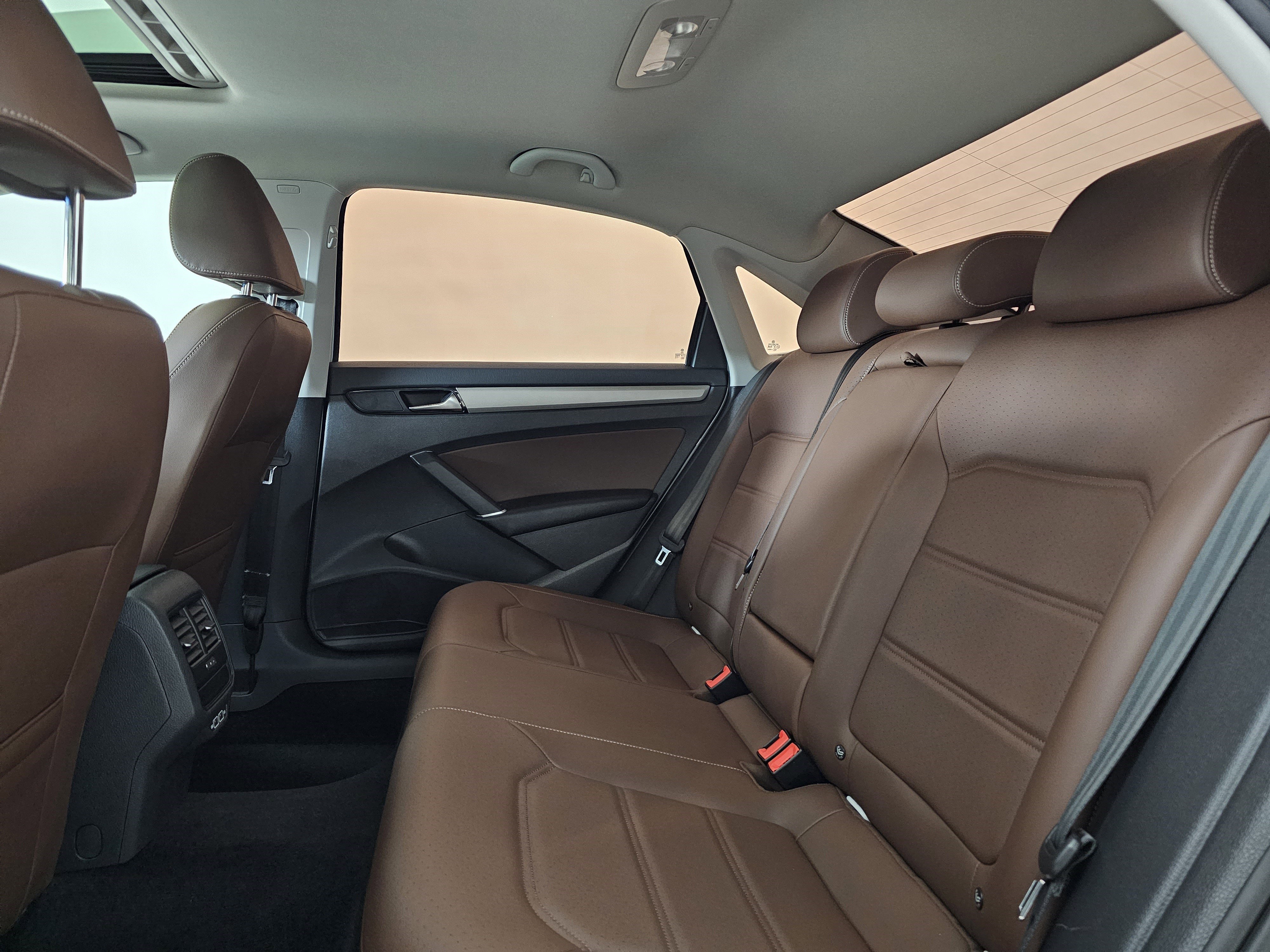 Used 2021 Volkswagen Passat 2.0T SE image 23