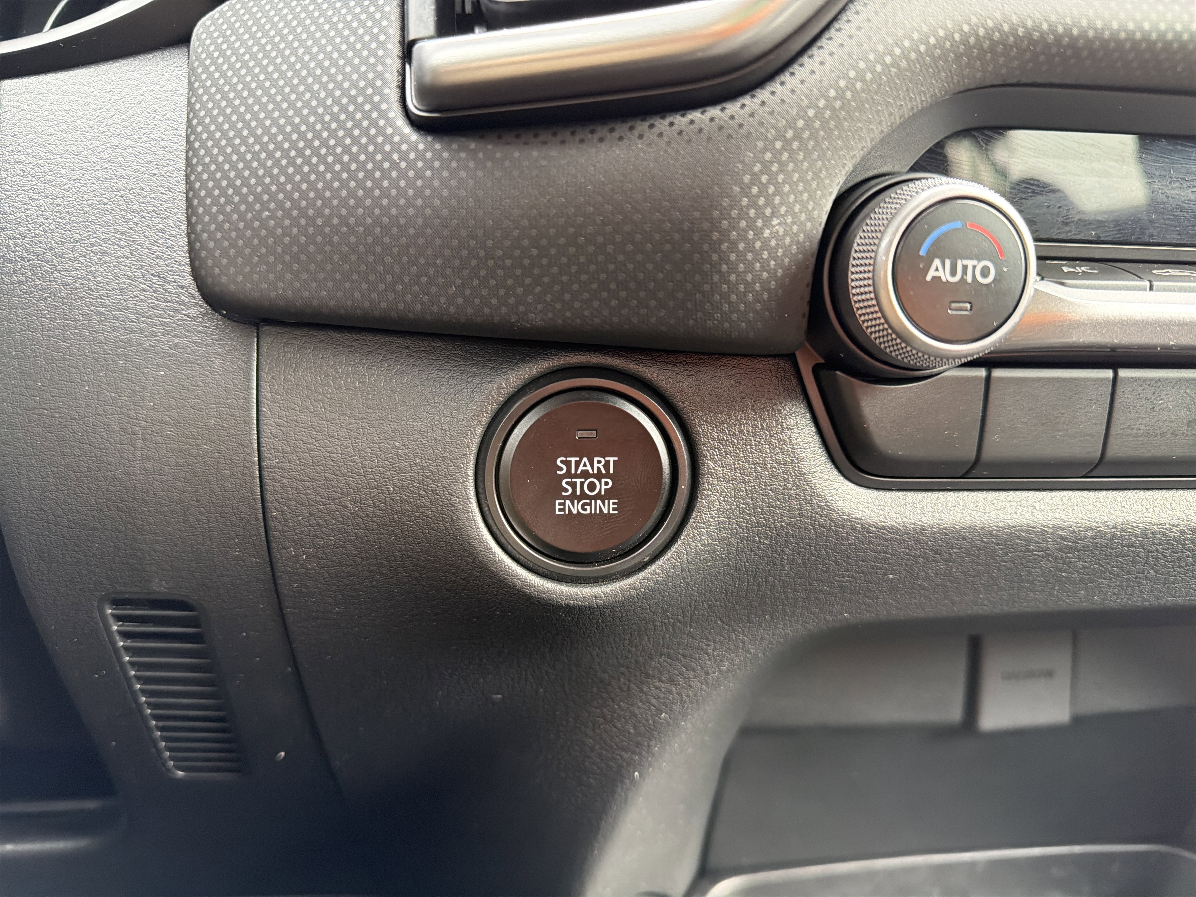 Used 2025 MAZDA CX-50 AWD 2.5 S w/ Accent Package image 19