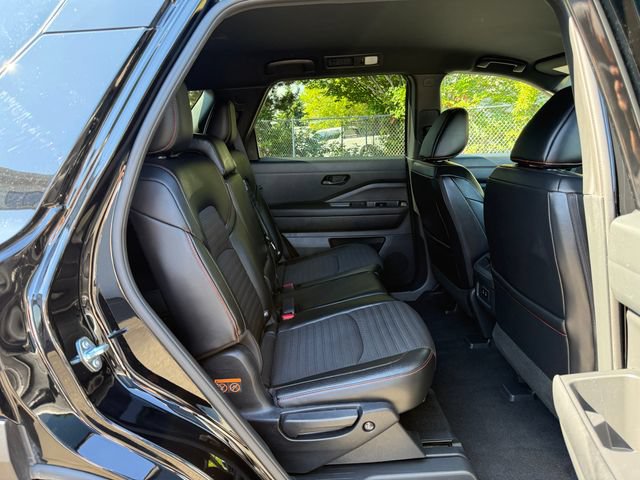 Used 2026 Nissan Pathfinder Rock Creek AWD/4WD image 10