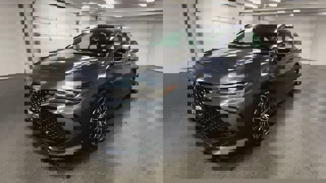 Used 2019 Toyota Avalon Touring w/ Advanced Safety Package image 4