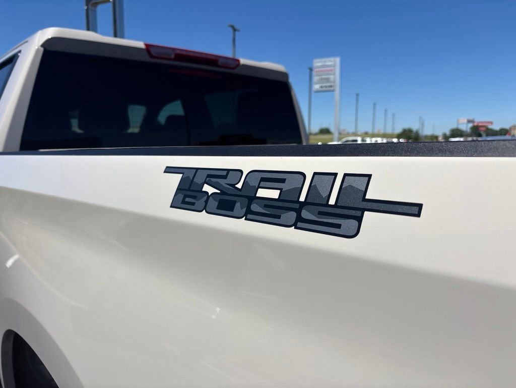 New 2026 Chevrolet Silverado 1500 Custom Trail Boss w/ Dark Appearance Package AWD/4WD image 6