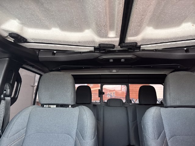 Used 2025 Jeep Gladiator Sport AWD/4WD image 21