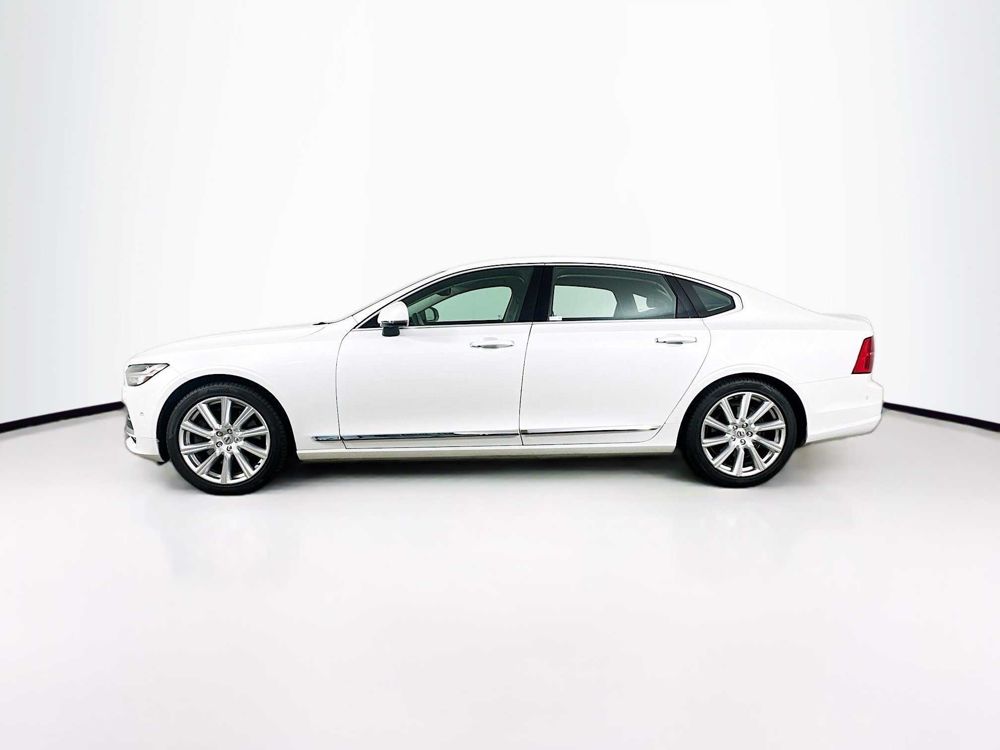 Used 2018 Volvo S90 T6 Inscription w/ Convenience Package AWD/4WD image 4