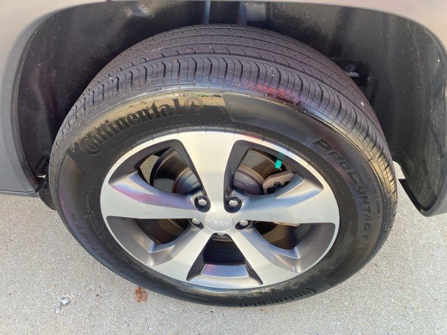 Used 2022 Jeep Cherokee Limited image 27