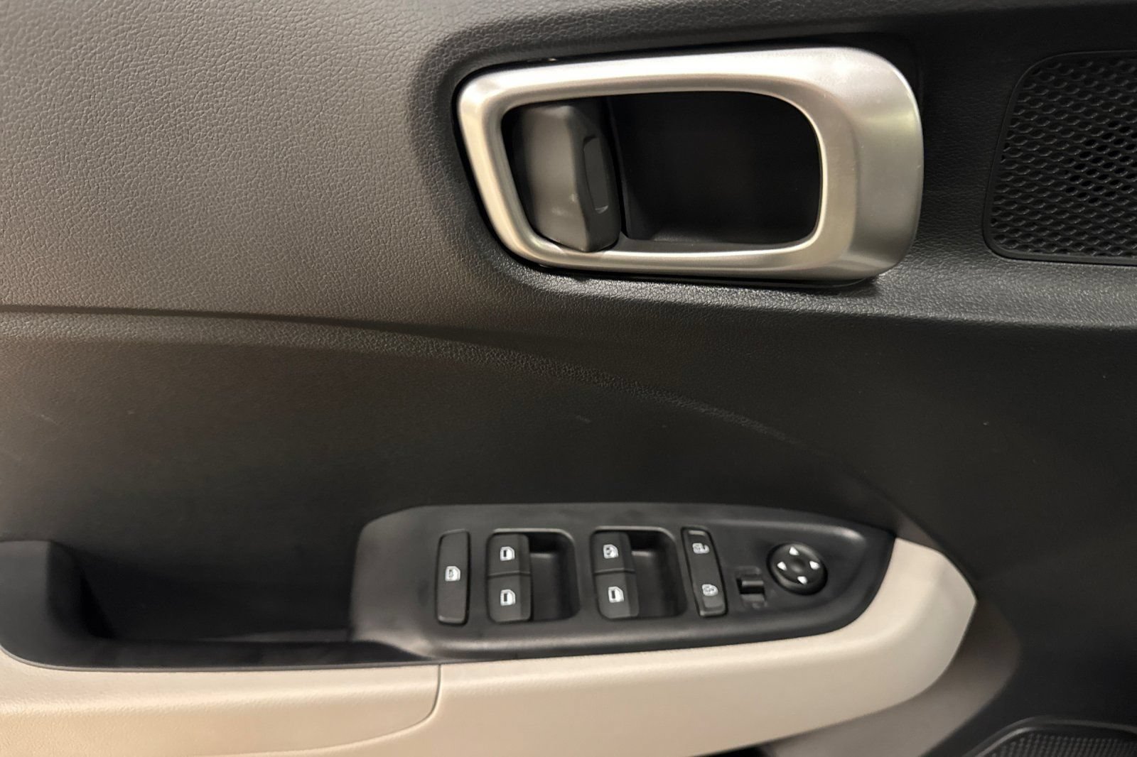New 2026 Hyundai Venue SEL FWD image 11