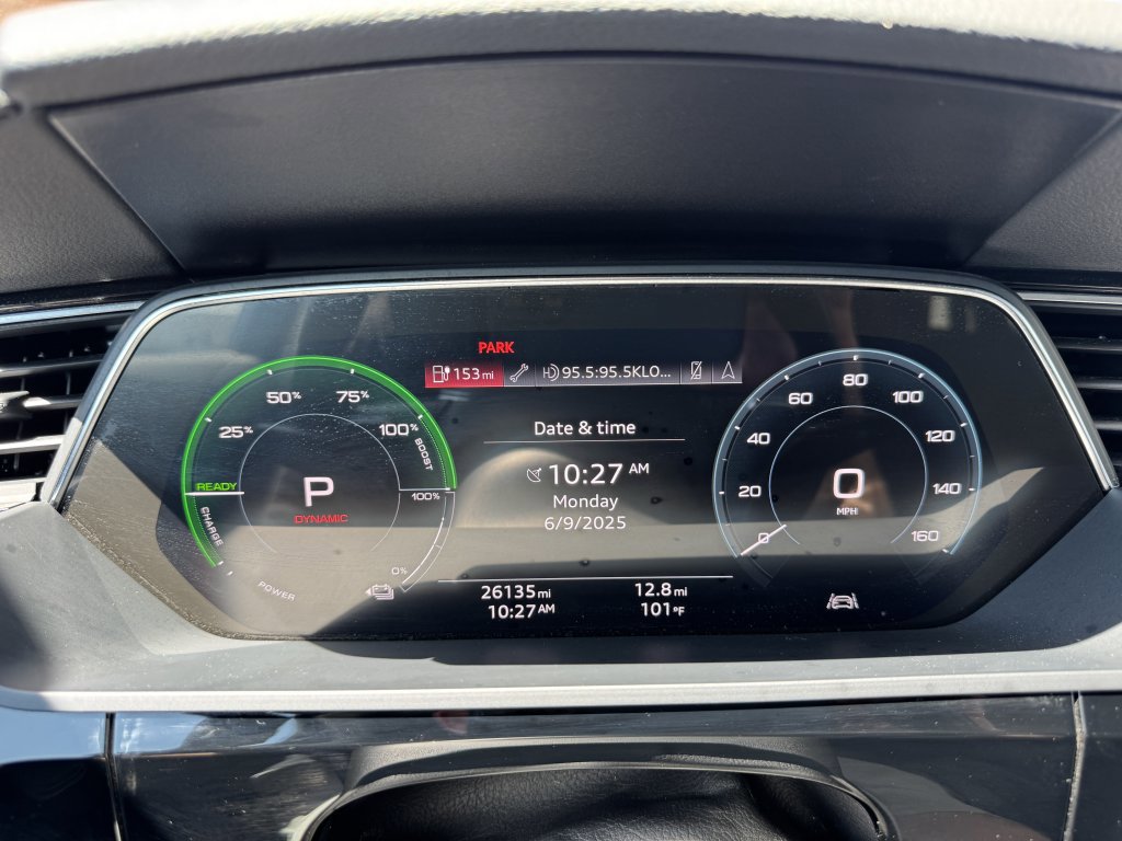 Used 2022 Audi e-tron Premium AWD/4WD image 17
