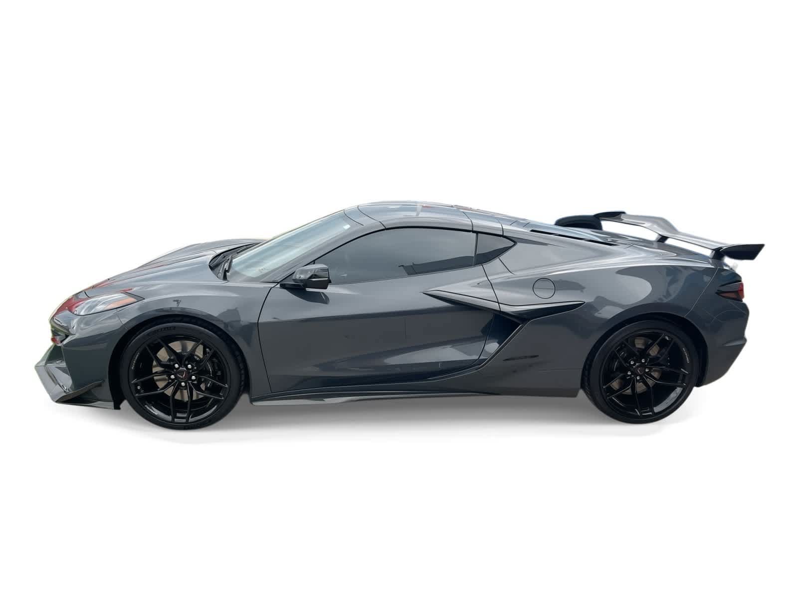Used 2027 Chevrolet Corvette Z06 RWD image 5