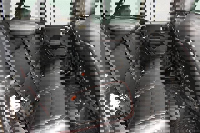 Used 2024 Jeep Wrangler Unlimited Rubicon w/ Technology Group image 19