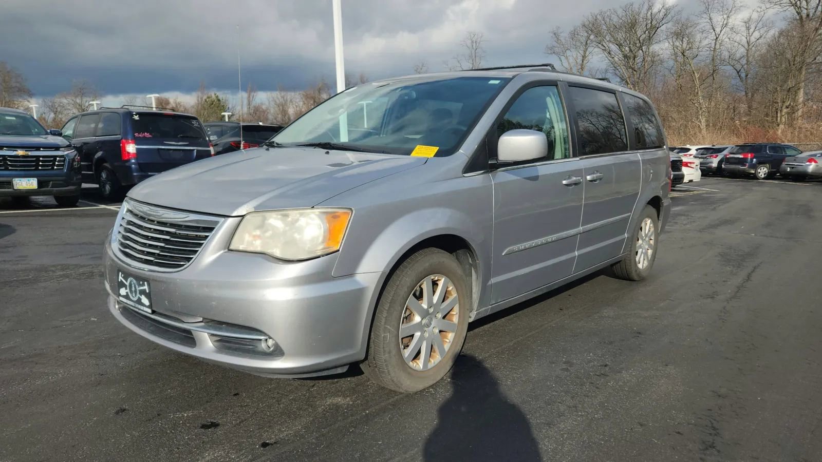 Used 2014 Chrysler Town & Country Touring image 6
