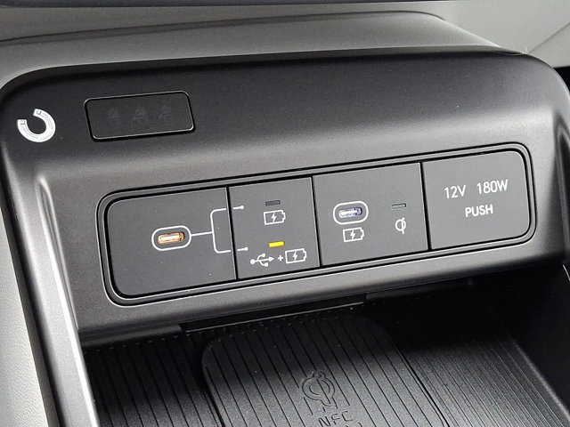 Used 2024 Hyundai Kona Limited image 26