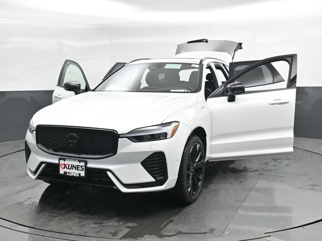 New 2026 Volvo XC60 T8 Ultra w/ Climate Package AWD/4WD image 40