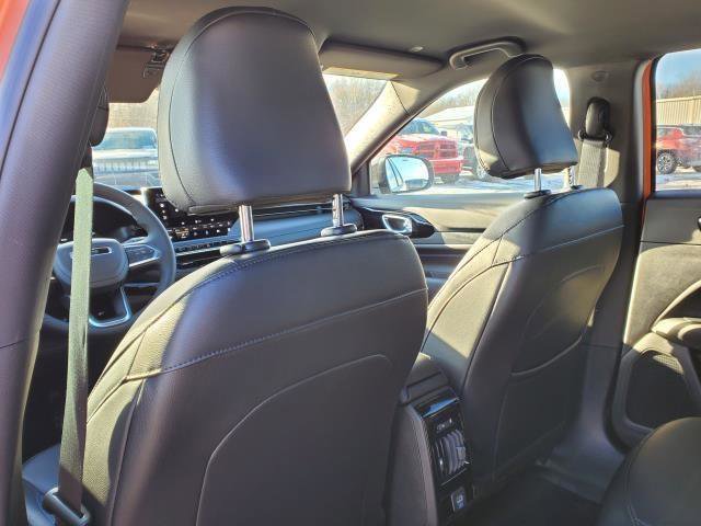 Used 2026 Jeep Compass Latitude image 21