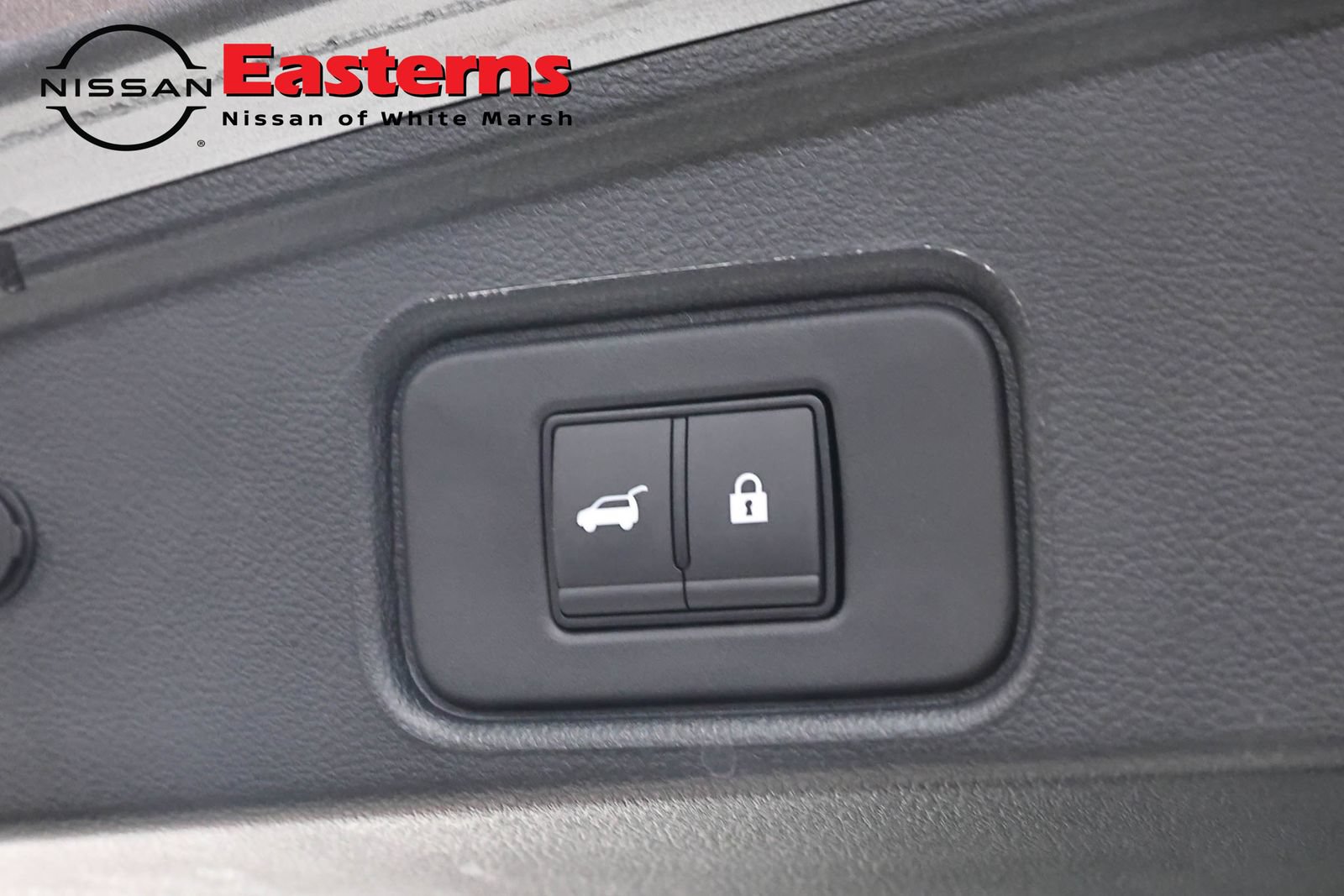 Used 2024 Nissan Pathfinder SL AWD/4WD image 23